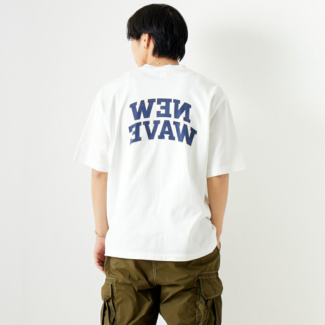 blurhms ROOTSTOCK [ブラームス ルーツストック] 別注 NEW WAVE プリントTシャツ [BROOTS24S34-JF] WHITE &&モデル身長：179cm 着用サイズ：3&&