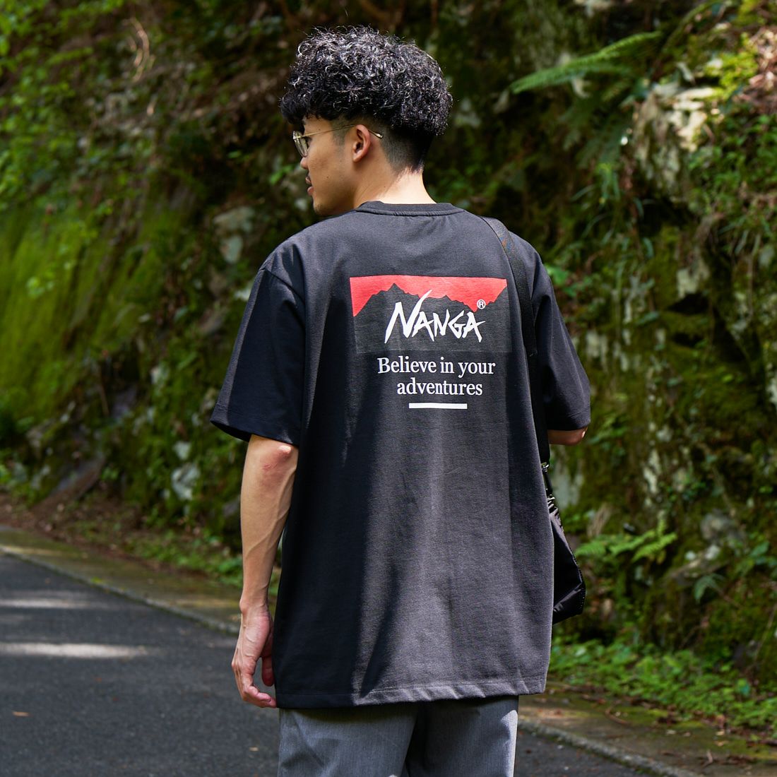 JEANSFACTORY × NANGA [ジーンズファクトリー × ナンガ] 別注 ブランドボックスロゴ バックプリントTシャツ [NW24SS-JF1]