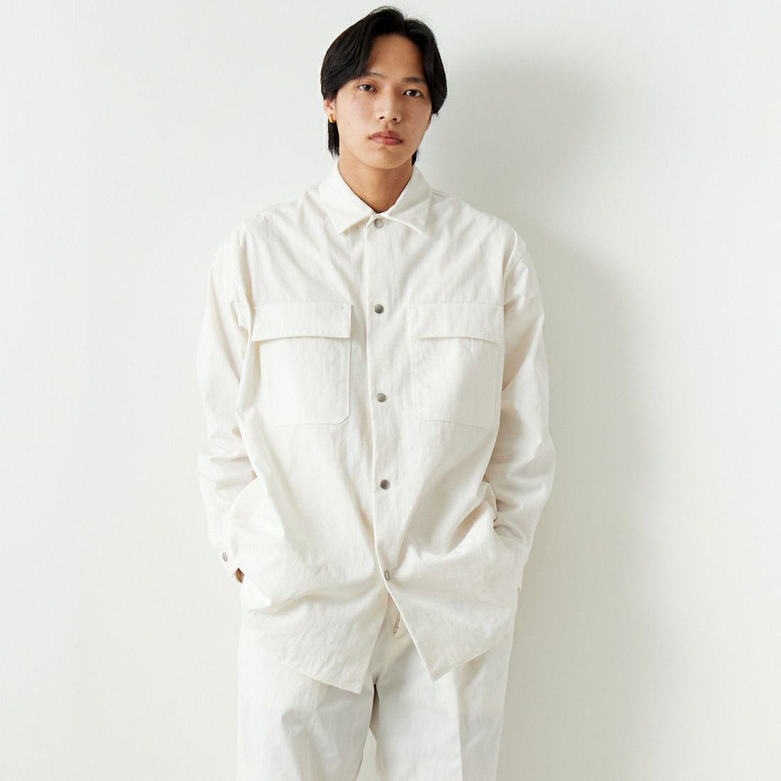 ATELIER BETON [アトリエベトン] チノクロスオーバーシャツ [241-06C] WHITE &&モデル身長：179cm 着用サイズ：4&&