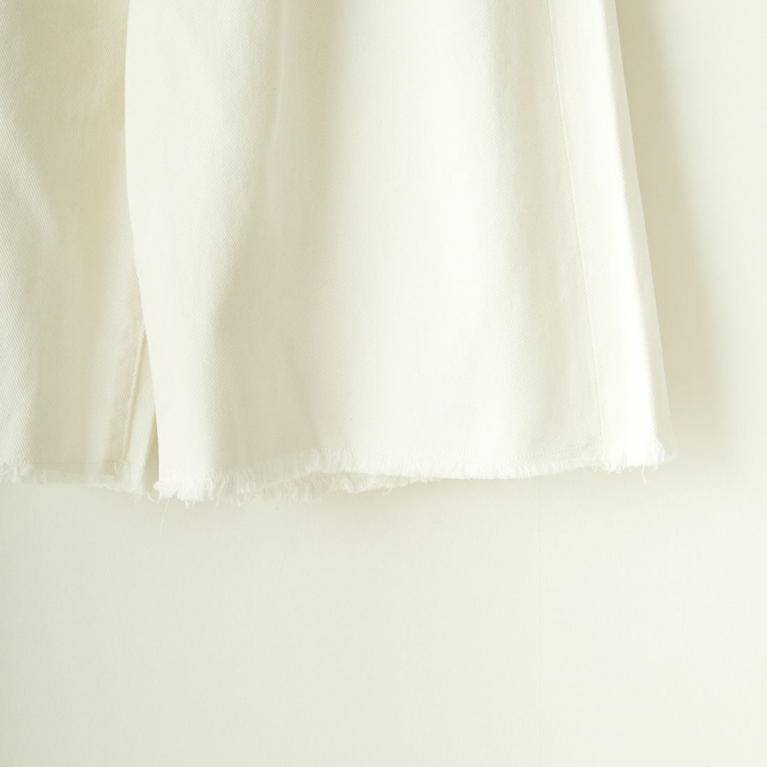 Noir Fabrik [ヌワールファブリック] フリンジデニムショートパンツ [NF-242-004] WHTｶﾂﾗｷﾞ