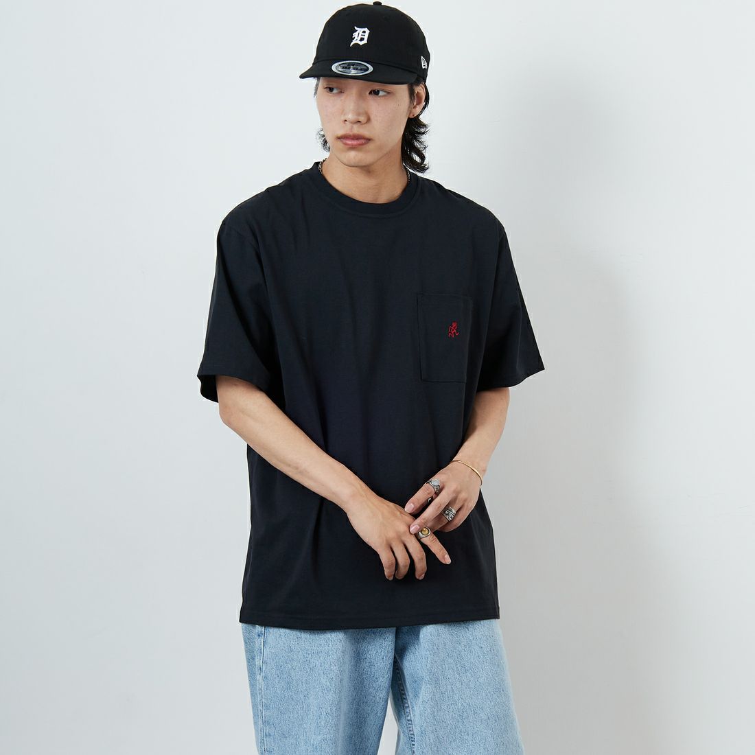 GRAMiCCi [グラミチ] ワンポイントTシャツ [G304-OGJ] BLACK &&モデル身長：179cm 着用サイズ：XL&&