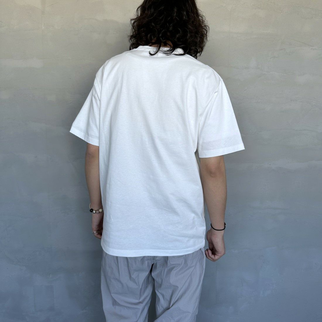 GRAMiCCi [グラミチ] ワンポイントTシャツ [G304-OGJ] WHITE &&モデル身長：173cm 着用サイズ：M&&