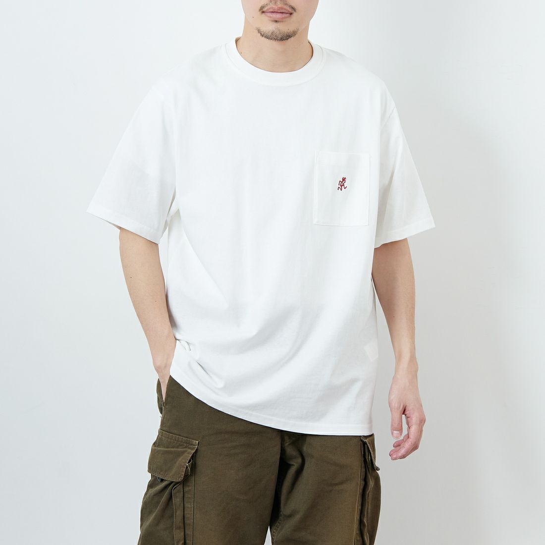 GRAMiCCi [グラミチ] ワンポイントTシャツ [G304-OGJ] WHITE &&モデル身長：168cm 着用サイズ：L&&