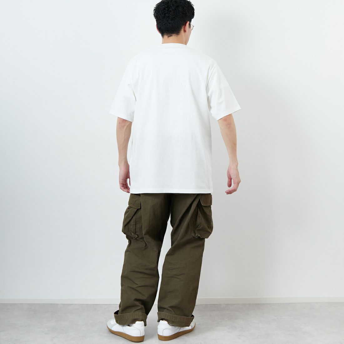 GRAMiCCi [グラミチ] ワンポイントTシャツ [G304-OGJ] WHITE &&モデル身長：168cm 着用サイズ：L&&