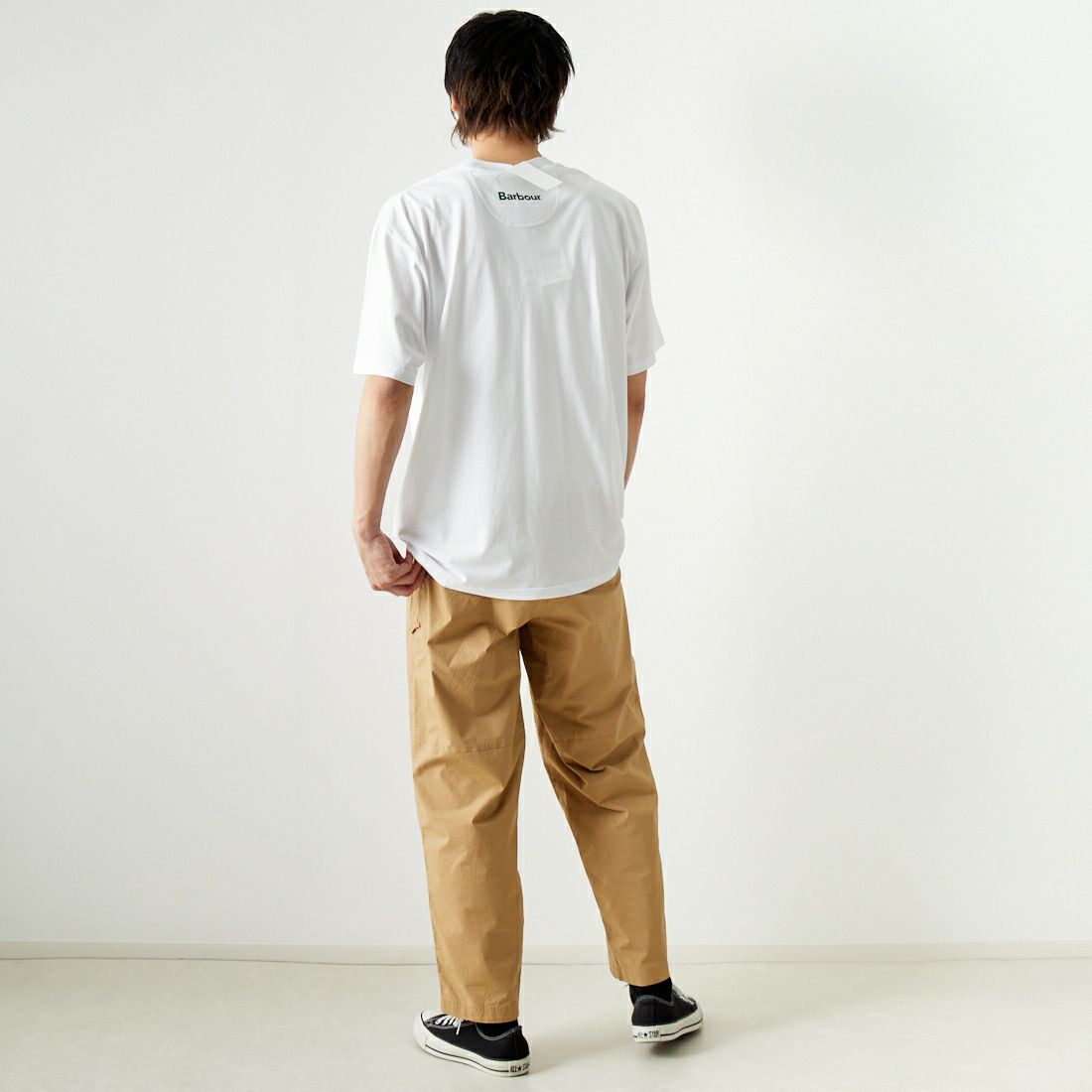 Barbour [バブアー] Grainger アーカイブ ロゴ リラックスフィット Tシャツ [MTS1259] WHITE &&モデル身長：182cm 着用サイズ：42&&