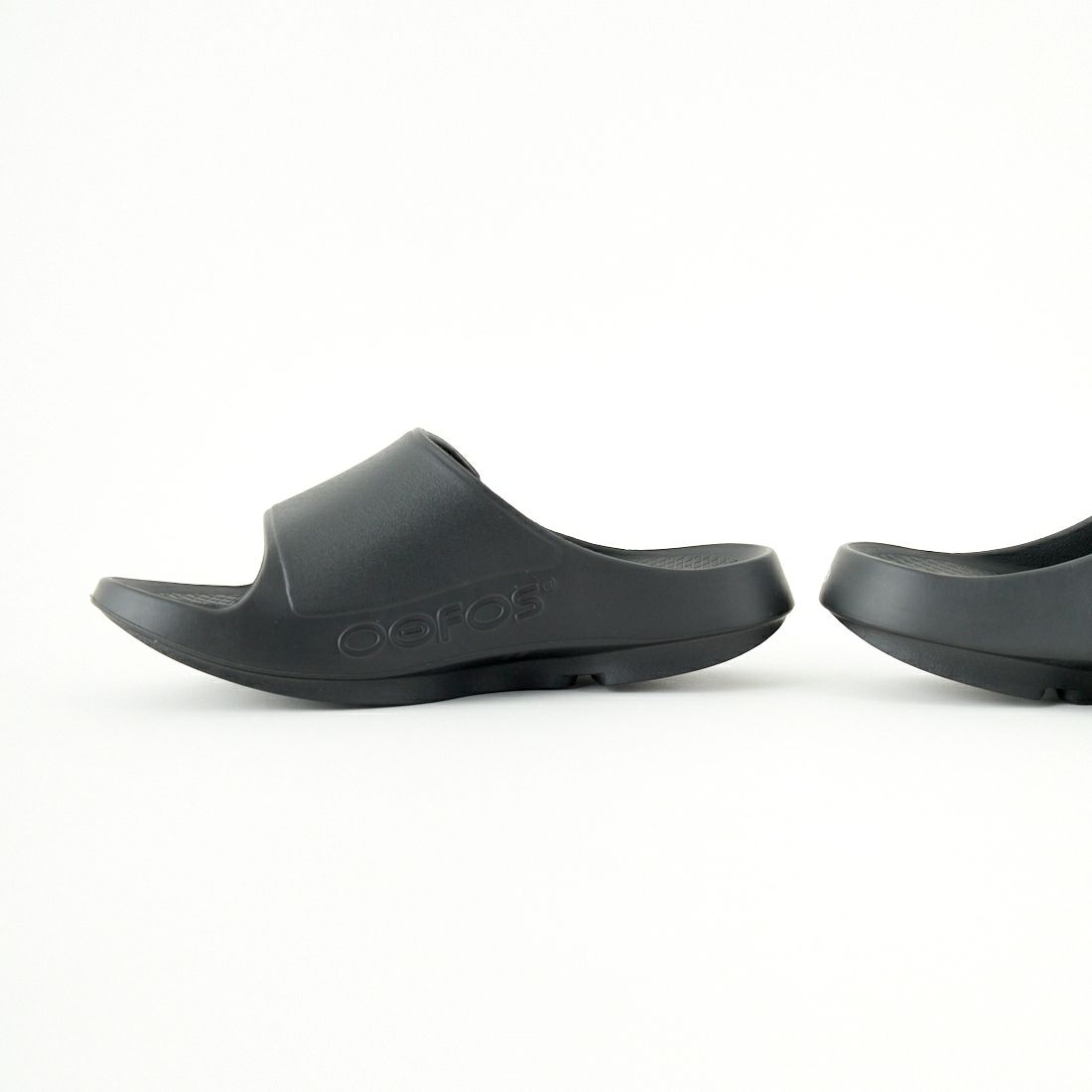 OOFOS [ウーフォス] ウーアースポーツフレックス リカバリーサンダル [OOAHH-SPORT-FLEX] BLACK