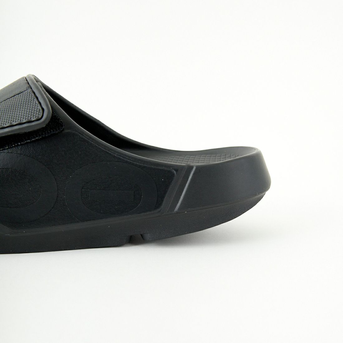 OOFOS [ウーフォス] ウーアースポーツフレックス リカバリーサンダル [OOAHH-SPORT-FLEX] BLACK