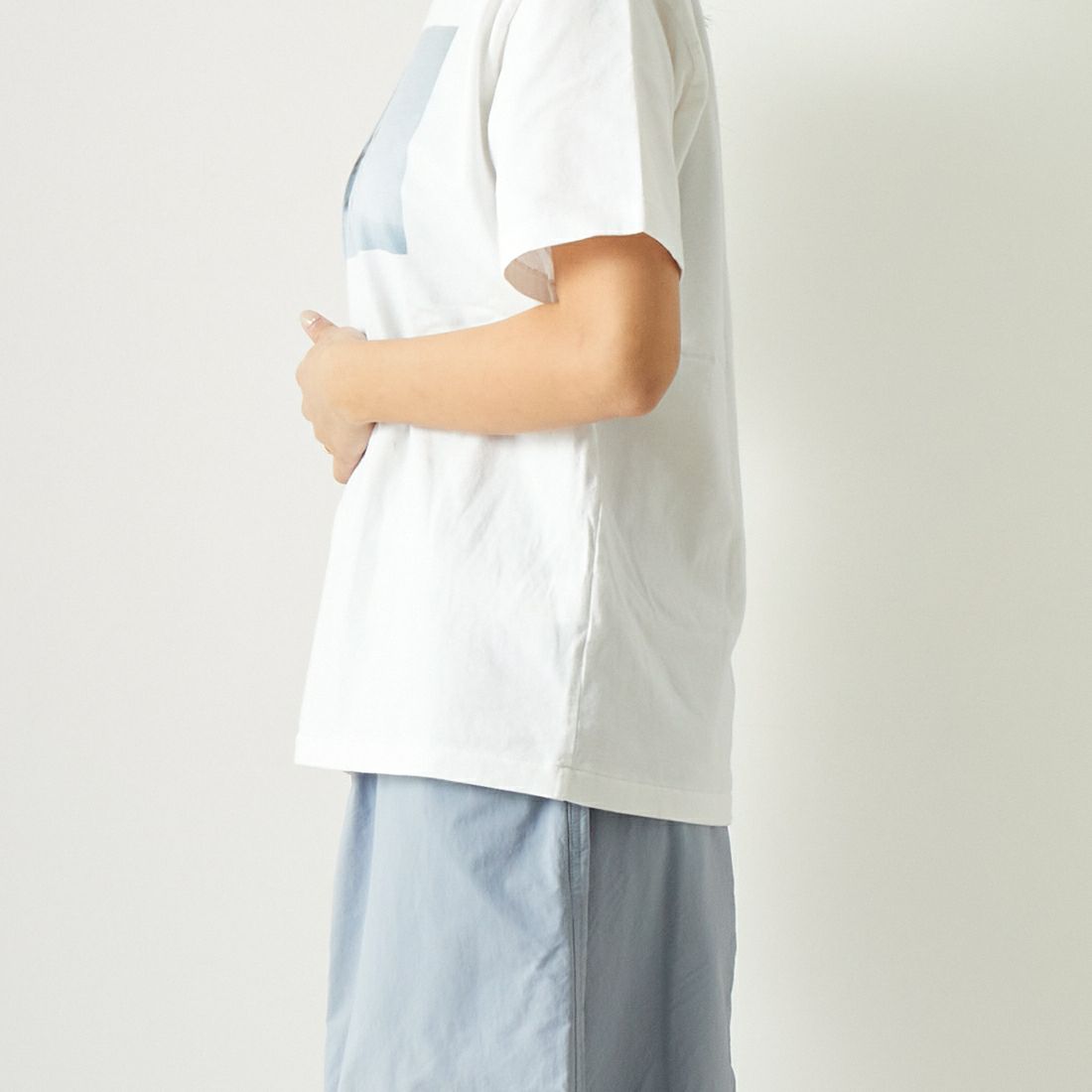 MEYAME [メヤメ] PHOTO Tシャツ A [MEY-1836] WHITE &&モデル身長：167cm 着用サイズ：F&&