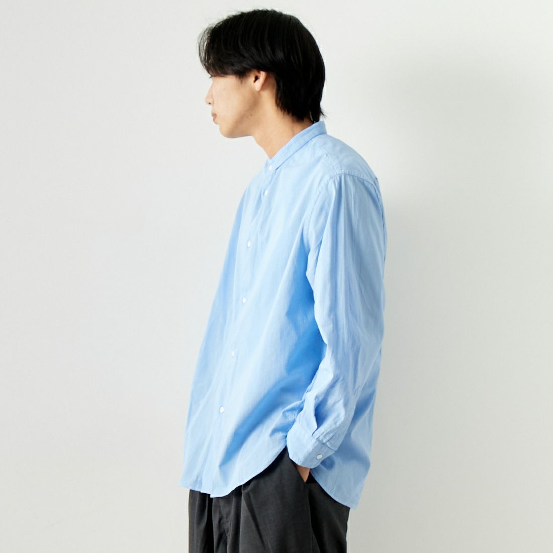 STILL BY HAND [スティルバイハンド] ナローカラーシャツ [SH01241] SAX BLUE &&モデル身長：179cm 着用サイズ：48&&