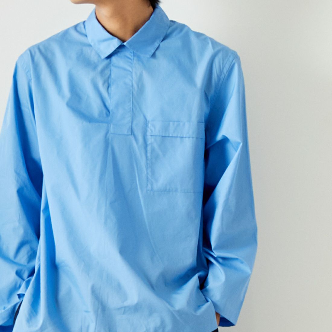 STILL BY HAND [スティルバイハンド] コットンプルオーバーシャツ [SH03241] SKY BLUE &&モデル身長：179cm 着用サイズ：48&&