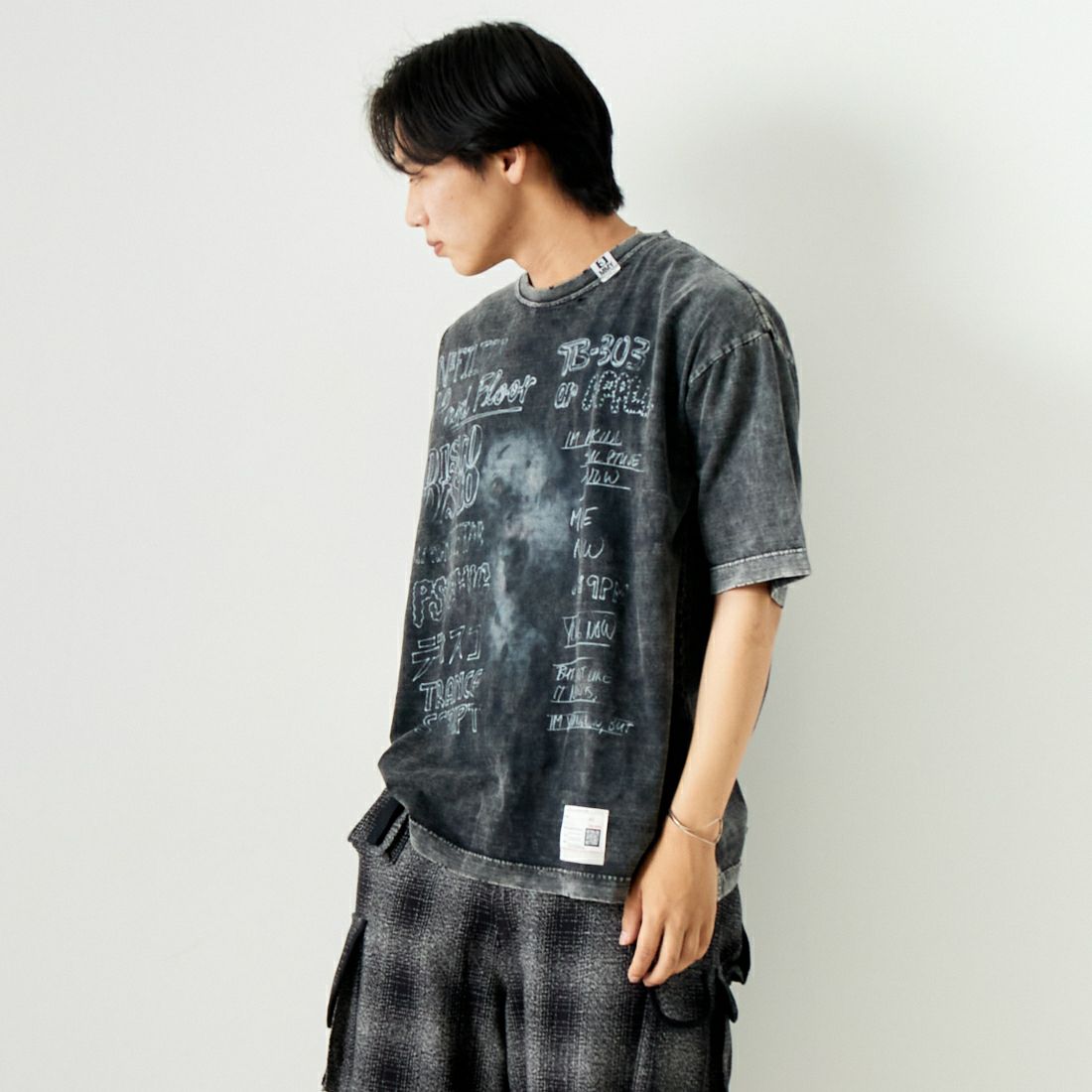 Maison MIHARA YASUHIRO [メゾン ミハラヤスヒロ] ブリーチドTシャツ [A12TS602] BLACK &&モデル身長：179cm 着用サイズ：46&&