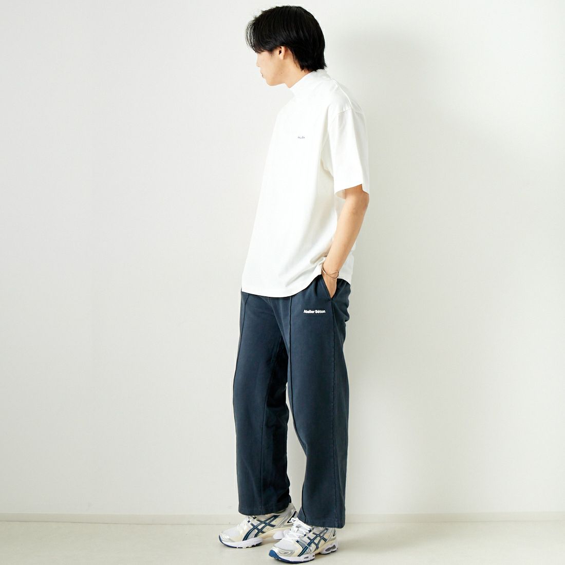 ATELIER BETON [アトリエベトン] ドライクロス モックネックTシャツ [241-31M] WHITE &&モデル身長：179cm 着用サイズ：4&&