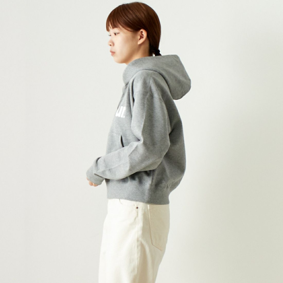 Barbour [バブアー] BARBOURロゴ スウェットフードパーカー [241LOLG002] H.GREY &&モデル身長：167cm 着用サイズ：M&&