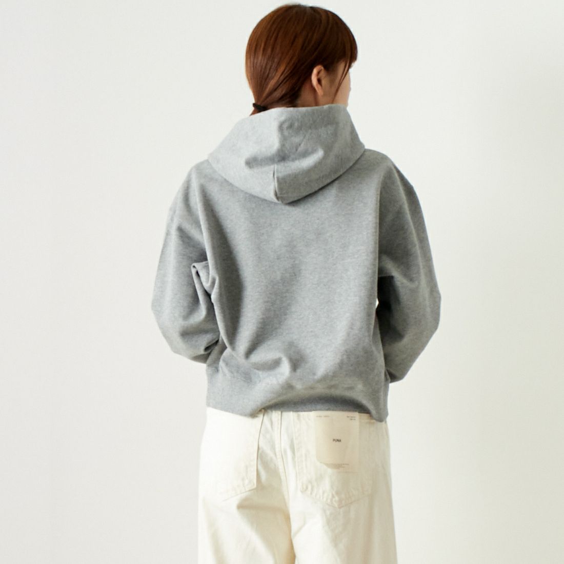 Barbour [バブアー] BARBOURロゴ スウェットフードパーカー [241LOLG002] H.GREY &&モデル身長：167cm 着用サイズ：M&&