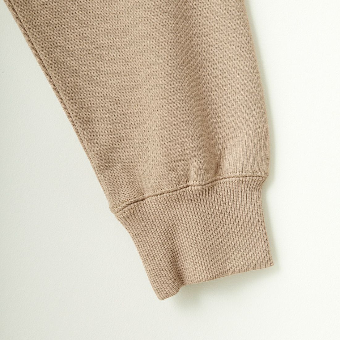 Barbour [バブアー] BARBOURロゴ スウェットフードパーカー [241LOLG002] DK.BEIGE