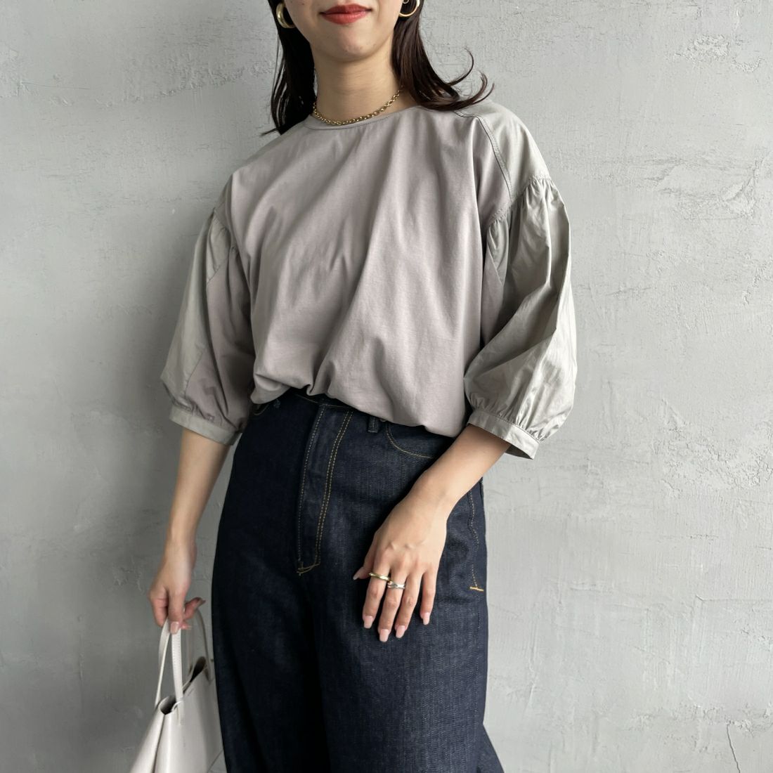 Maison de L'allure [メゾン ドゥ ラリュール] 異素材ドッキング 袖ボリュームプルオーバーカットソー [24112010] 07 GRAY &&モデル身長：163cm 着用サイズ：F&&