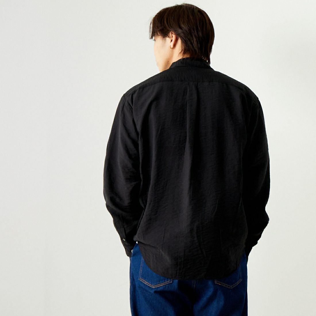 Noir Fabrik [ヌワールファブリック] シアテンリネンロングスリーブシャツ [JFCM-PS42-02] BLACK &&モデル身長：179cm 着用サイズ：L&&
