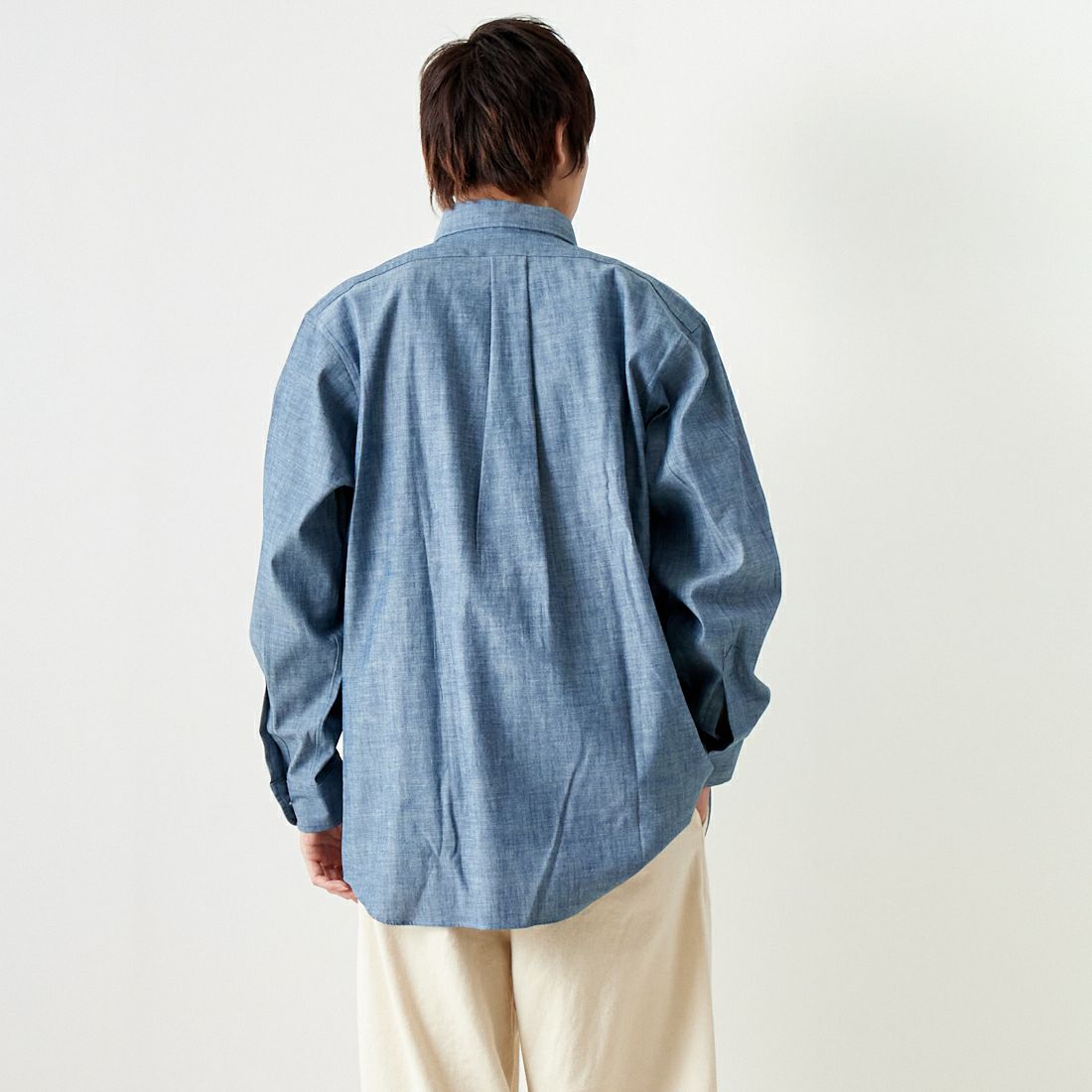 INDIVIDUALIZED SHIRTS [インディビジュアライズド シャツ] 別注 デニムツイルシャツ [IS200016000-M-JF] S22NTO-L &&モデル身長：182cm 着用サイズ：16H&&