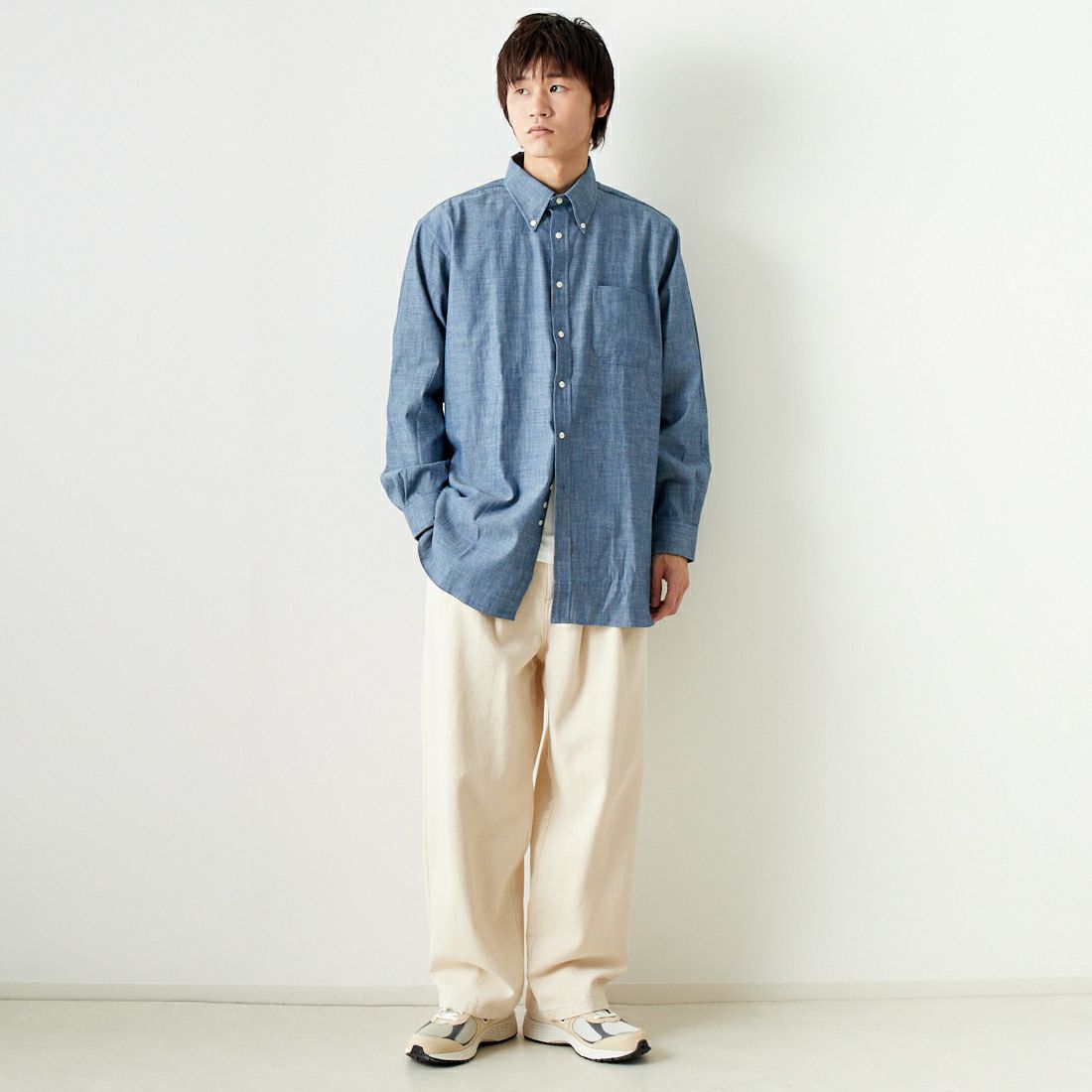INDIVIDUALIZED SHIRTS [インディビジュアライズド シャツ] 別注 デニムツイルシャツ [IS200016000-M-JF] S22NTO-L &&モデル身長：182cm 着用サイズ：16H&&