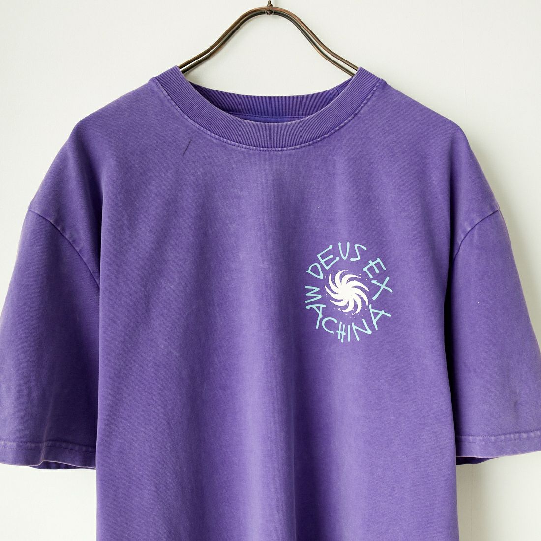 DEUS EX MACHINA [デウス エクス マキナ] カスタムレジャー Tシャツ [DMP241296A] DEEP BLUE