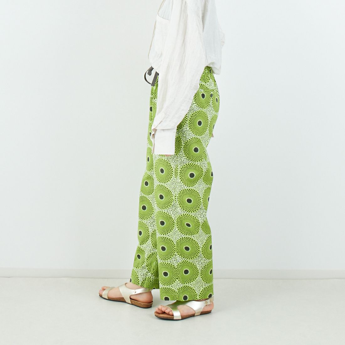 le glazik [ルグラジック] バティック柄プリント コットンイージーパンツ [LG-E0048BTK] LIME CIRCL &&モデル身長：160cm 着用サイズ：34&&