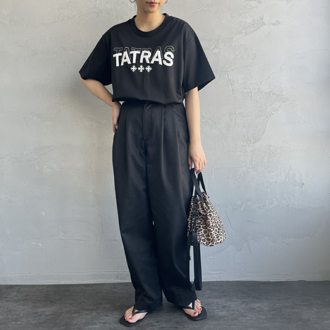 TATRAS [タトラス] ANICETO/アニチェート Tシャツ [MTAT24S8261-M] BLACK &&モデル身長：156cm 着用サイズ：1&&