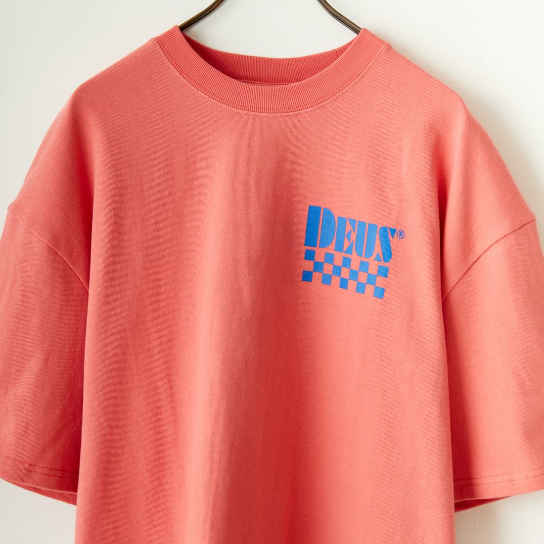 DEUS EX MACHINA [デウス エクス マキナ] TRIP TEE クルーネックTシャツ [DMP241304] RASPBERRY
