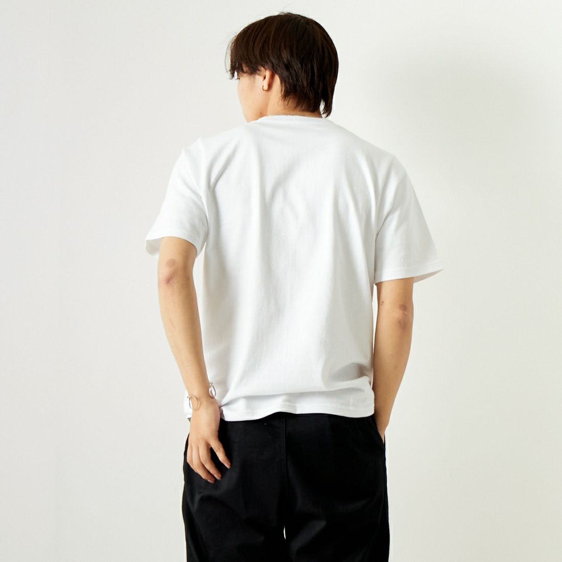 YANUK [ヤヌーク] YYYYYYYY Tシャツ [57241031] WBL &&モデル身長：179cm 着用サイズ：L&&