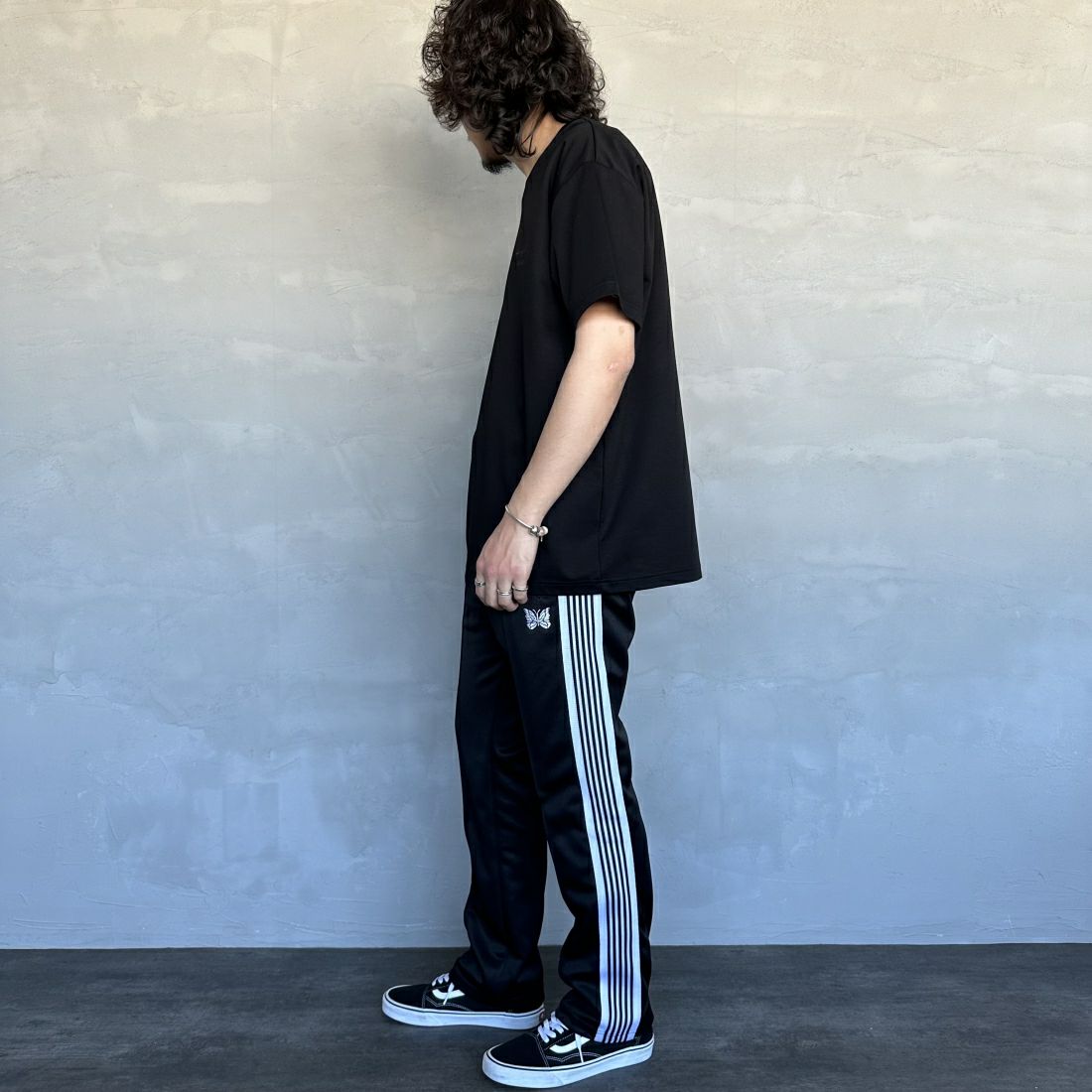 TATRAS [タトラス] NUNKI/ヌンキ ブランドロゴTシャツ [MTAT24S8193-M] BLACK &&モデル身長：173cm 着用サイズ：3&&