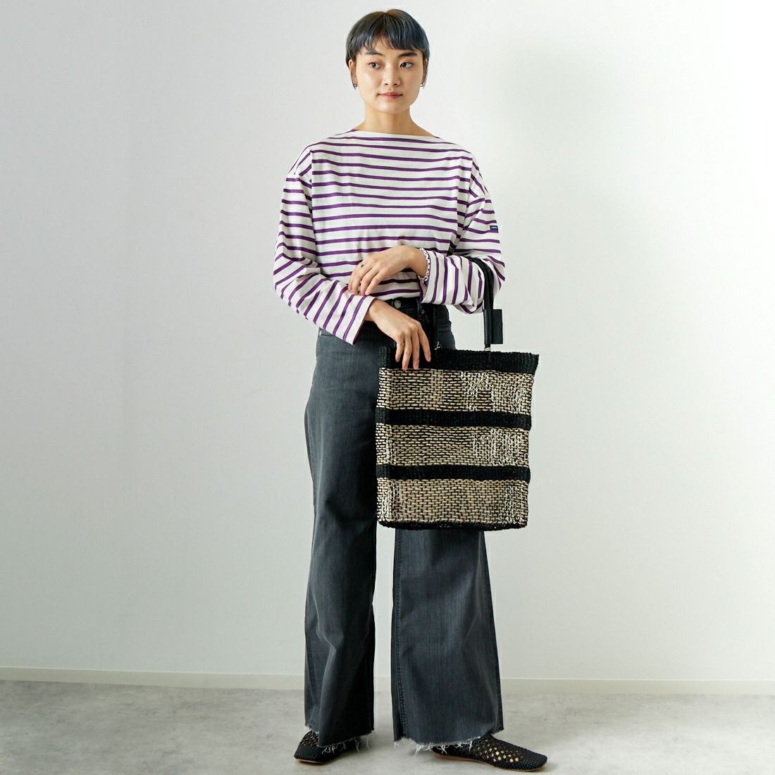 YANUK [ヤヌーク] リアリーライト ワイドフレアパンツ [57141313] AGY &&モデル身長：160cm 着用サイズ：23&&