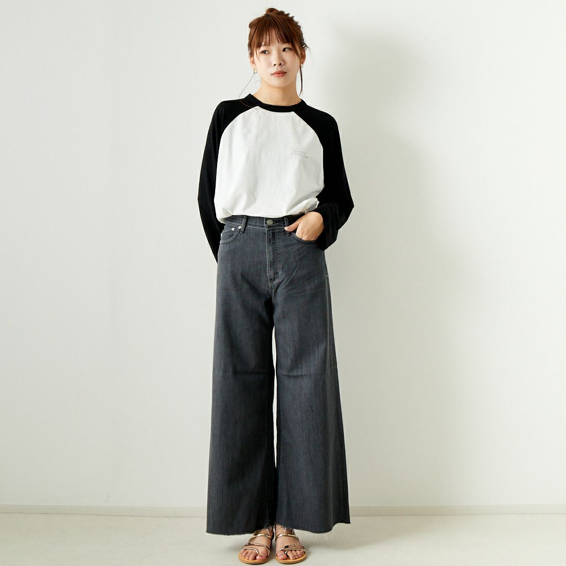YANUK [ヤヌーク] リアリーライト ワイドフレアパンツ [57141313] AGY &&モデル身長：167cm 着用サイズ：25&&