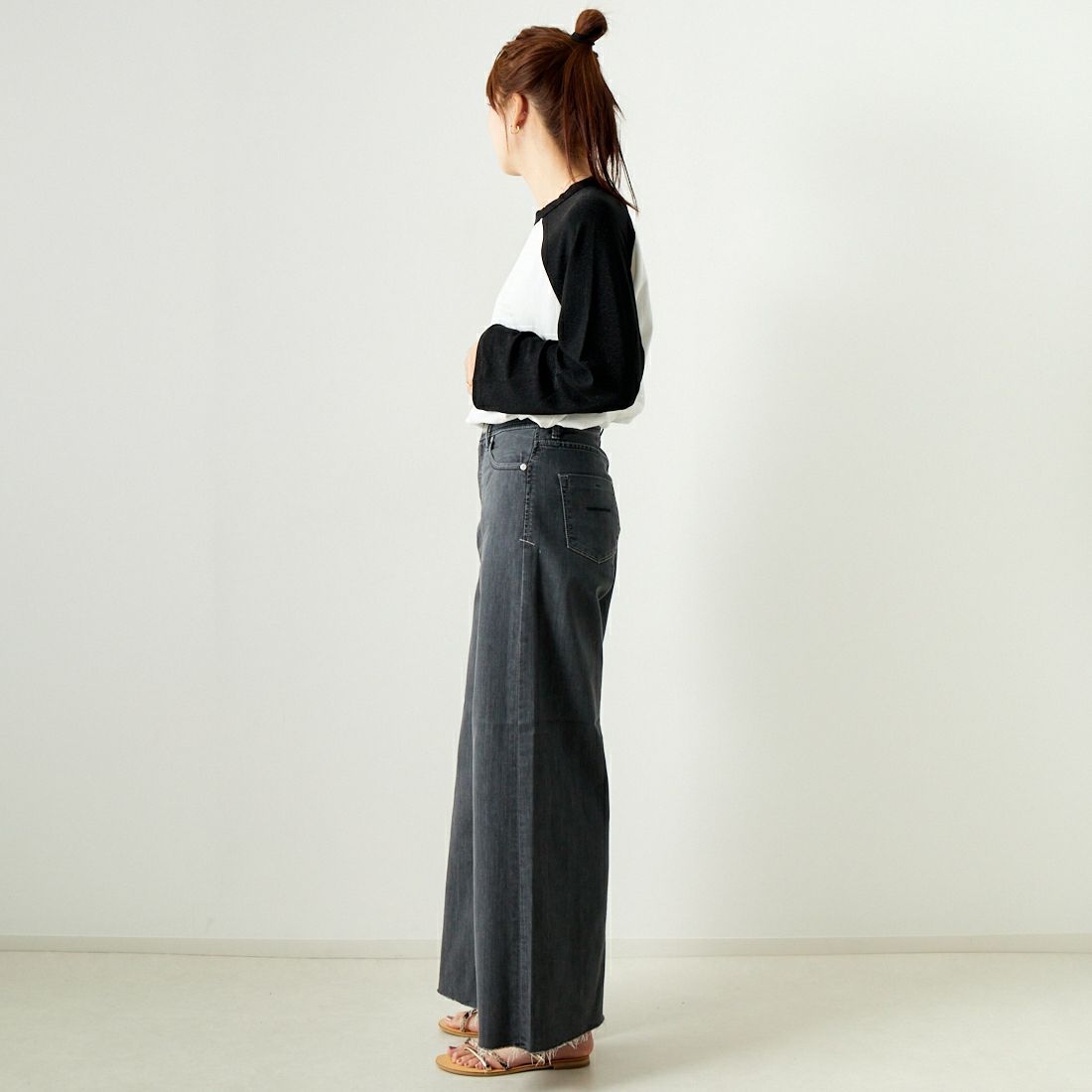 YANUK [ヤヌーク] リアリーライト ワイドフレアパンツ [57141313] AGY &&モデル身長：167cm 着用サイズ：25&&