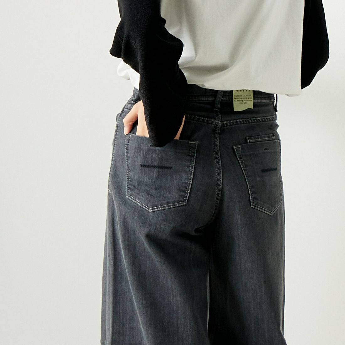 YANUK [ヤヌーク] リアリーライト ワイドフレアパンツ [57141313] AGY &&モデル身長：167cm 着用サイズ：25&&