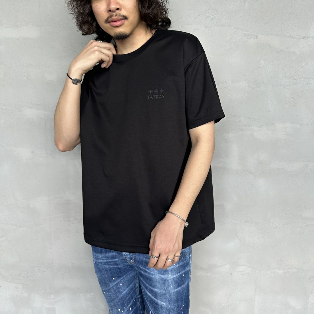 TATRAS [タトラス] EION/エイオン クルーネックTシャツ [MTAT24S8239-M] BLACK &&モデル身長：173cm 着用サイズ：2&&