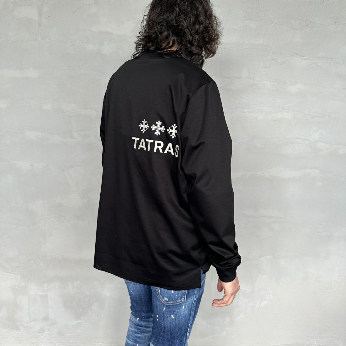 TATRAS [タトラス] BELECI/べレチ ロングスリーブTシャツ [MTAT24S8242-M] BLACK &&モデル身長：173cm 着用サイズ：3&&