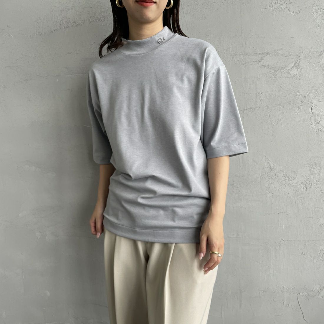 LACOSTE [ラコステ] 5分袖モックネックサマーニットTシャツ [TH079] CCA L.GREY &&モデル身長：163cm 着用サイズ：2&&