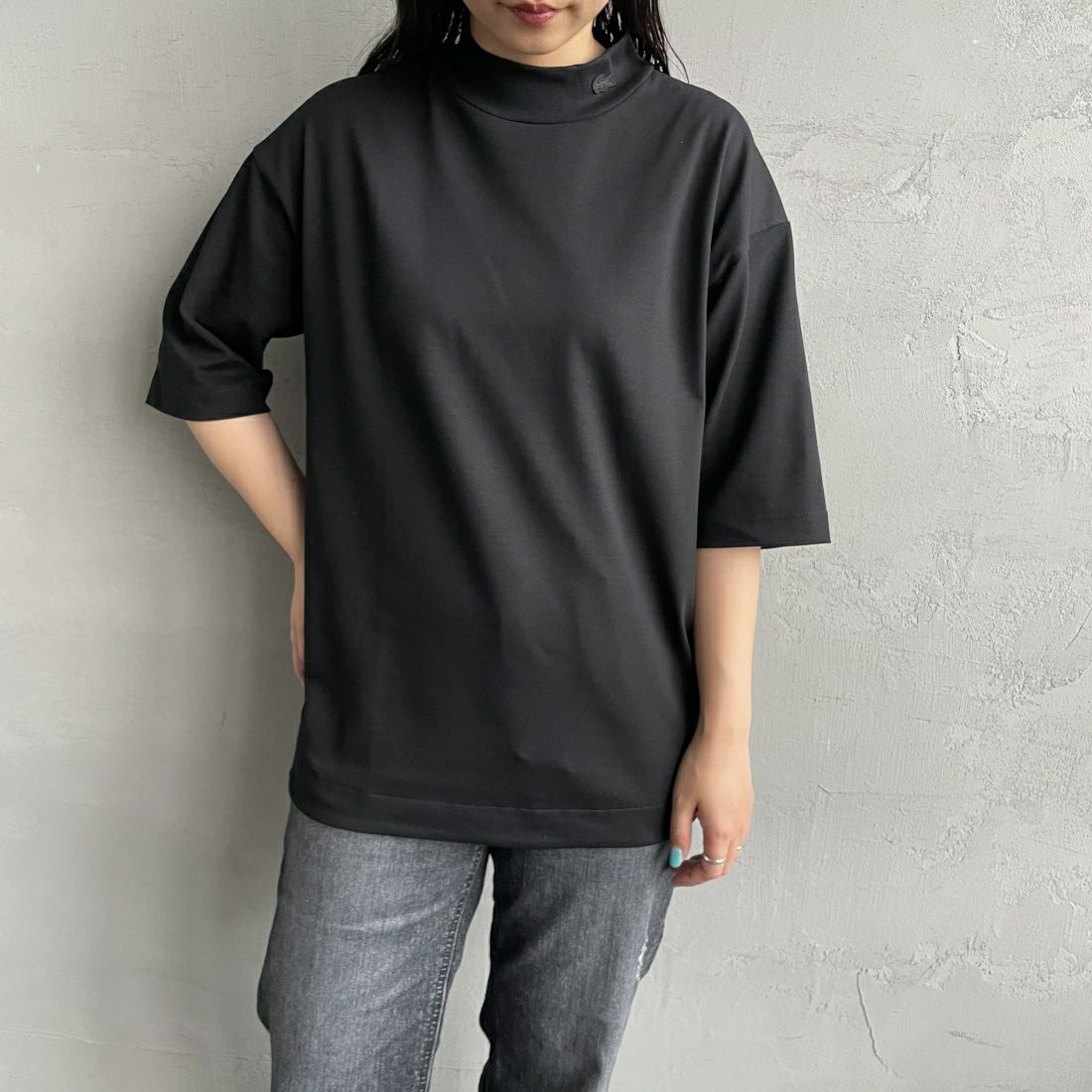 LACOSTE [ラコステ] 5分袖モックネックサマーニットTシャツ [TH079] 031 BLACK &&モデル身長：156cm 着用サイズ：2&&