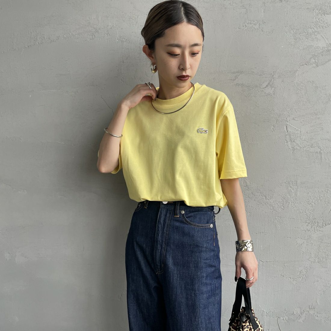 LACOSTE [ラコステ] クルーネックTシャツ [TH5582] 107 YELLOW &&モデル身長：150cm 着用サイズ：2&&