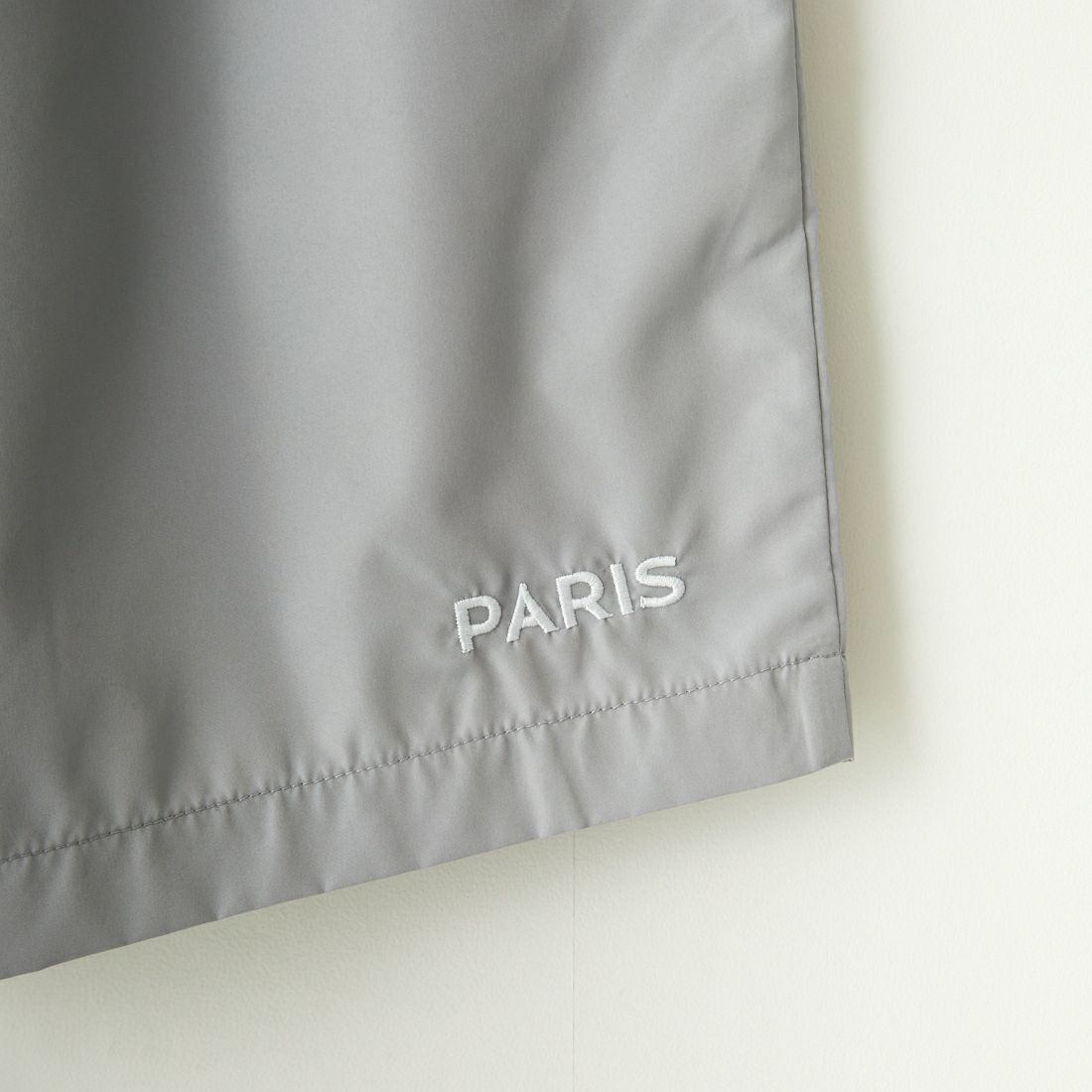 PARIS SAINT-GERMAN [パリ・サンジェルマン] 刺繍ロゴ ウインドショートパンツ [PS1224SS0001] GRAY