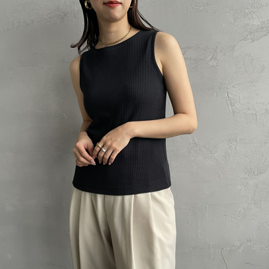 Noir Fabrik [ヌワールファブリック] ボートネック ノースリーブ リブTシャツ [JFS-C023] BLACK &&モデル身長：163cm 着用サイズ：1&&