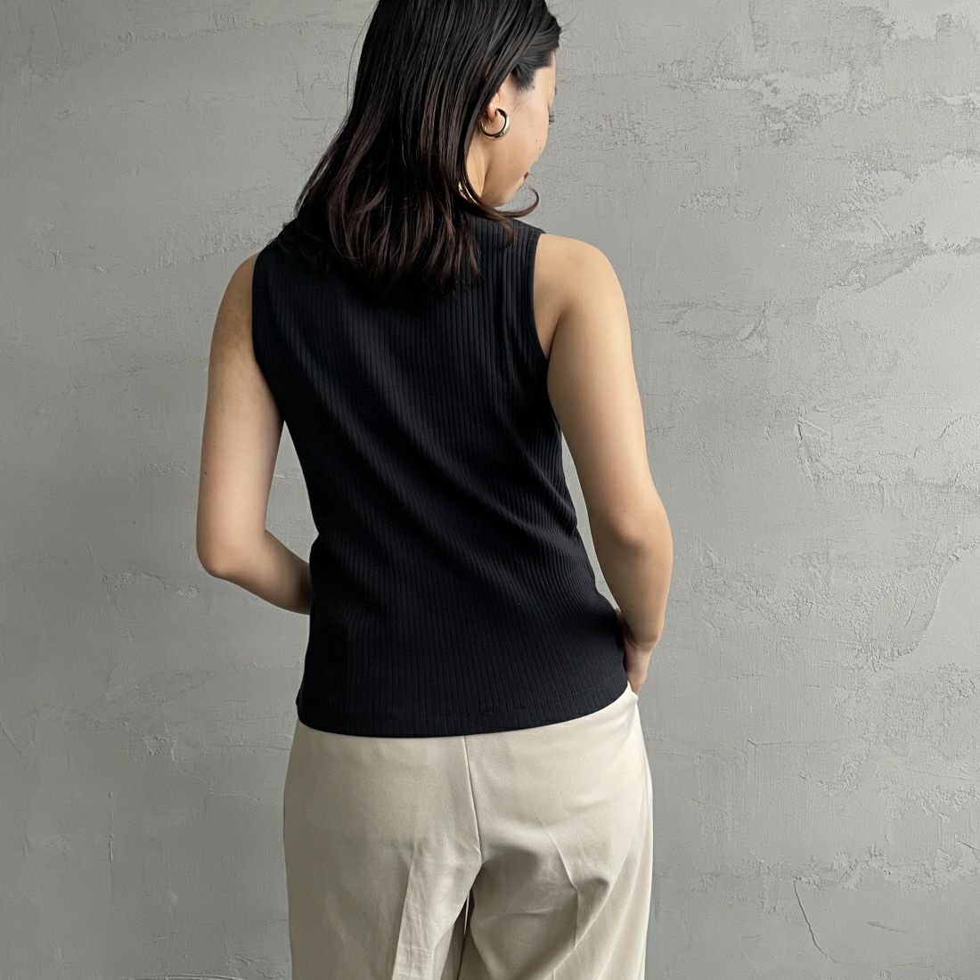 Noir Fabrik [ヌワールファブリック] ボートネック ノースリーブ リブTシャツ [JFS-C023] BLACK &&モデル身長：163cm 着用サイズ：1&&