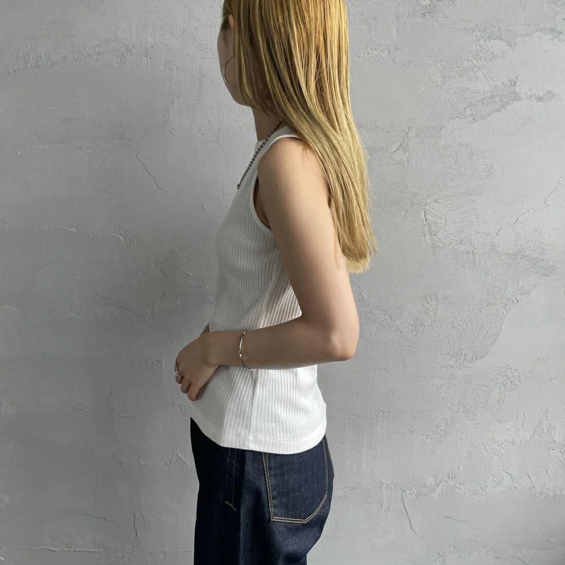 Noir Fabrik [ヌワールファブリック] ボートネック ノースリーブ リブTシャツ [JFS-C023] O.WHITE &&モデル身長：156cm 着用サイズ：1&&