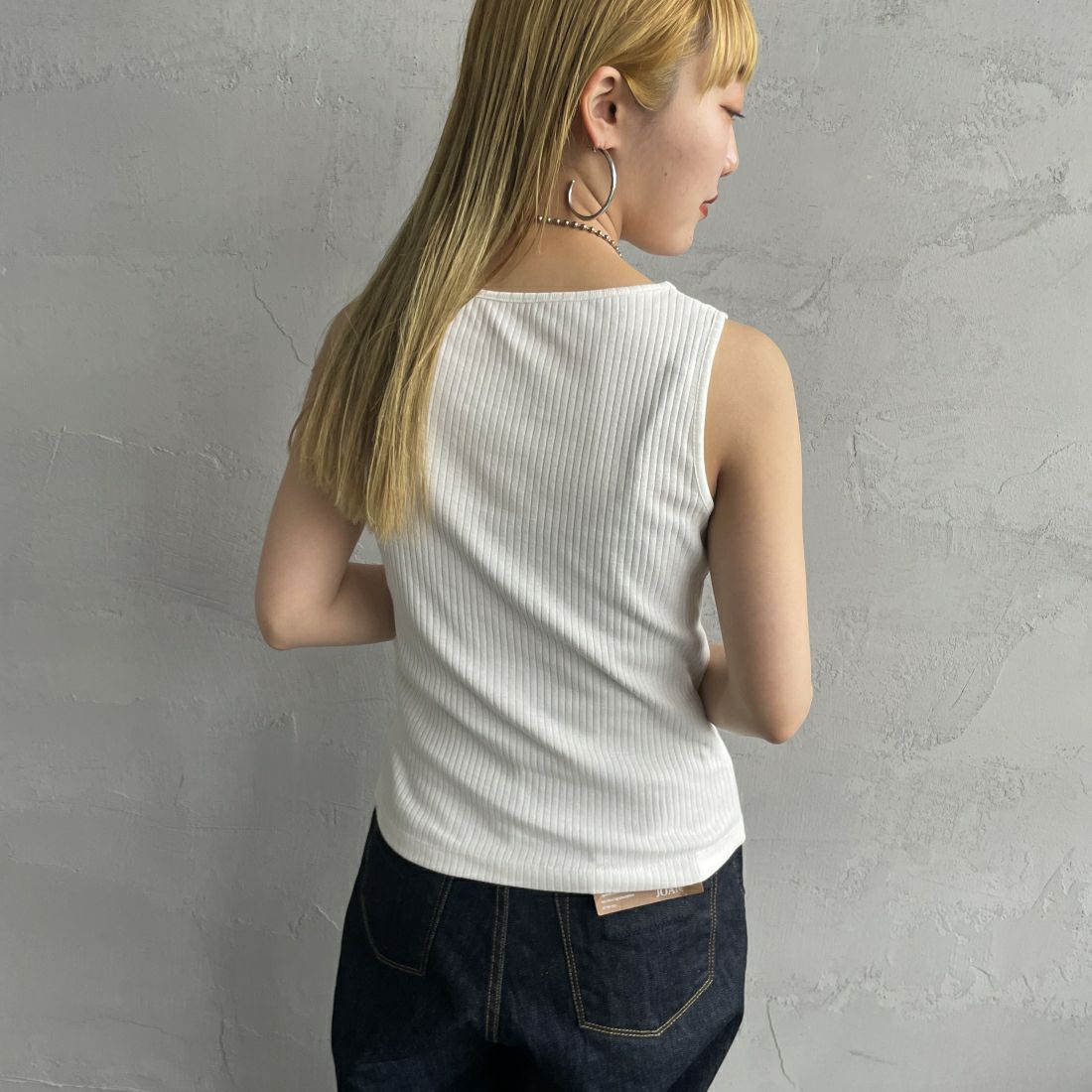 Noir Fabrik [ヌワールファブリック] ボートネック ノースリーブ リブTシャツ [JFS-C023] O.WHITE &&モデル身長：156cm 着用サイズ：0&&
