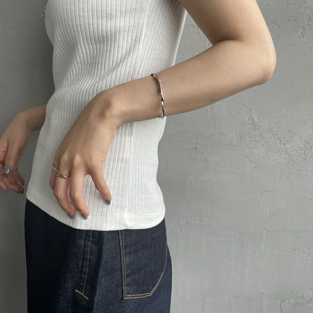 Noir Fabrik [ヌワールファブリック] ボートネック ノースリーブ リブTシャツ [JFS-C023] O.WHITE &&モデル身長：156cm 着用サイズ：0&&