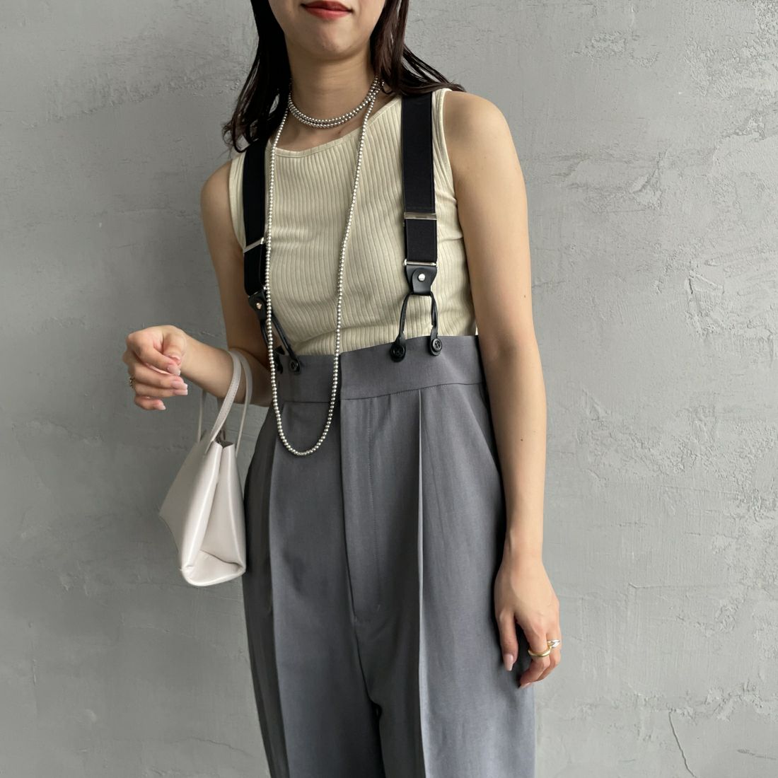 Noir Fabrik [ヌワールファブリック] ボートネック ノースリーブ リブTシャツ [JFS-C023] BEIGE &&モデル身長：163cm 着用サイズ：0&&