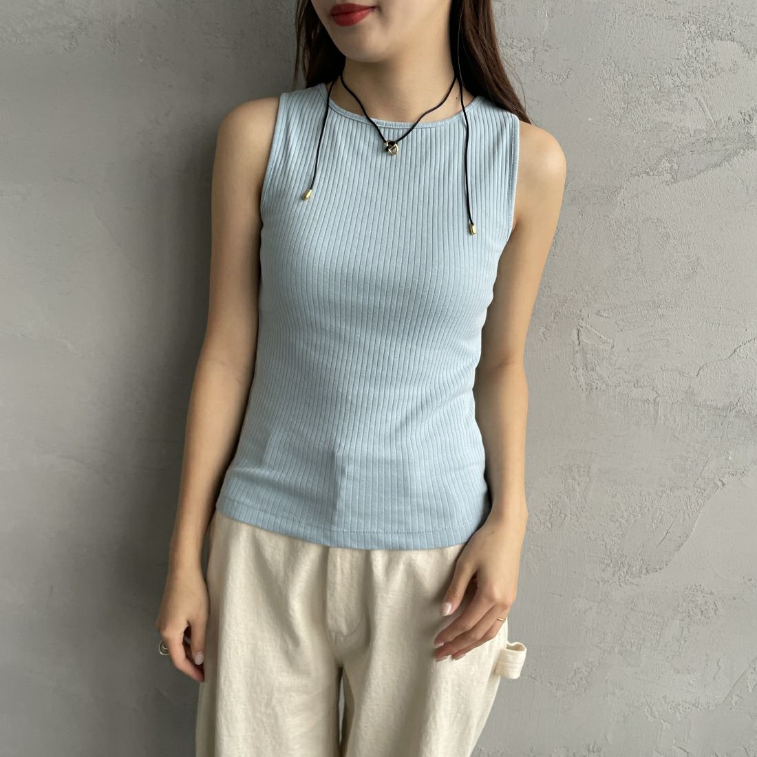 Noir Fabrik [ヌワールファブリック] ボートネック ノースリーブ リブTシャツ [JFS-C023] AQUA &&モデル身長：165cm 着用サイズ：0&&