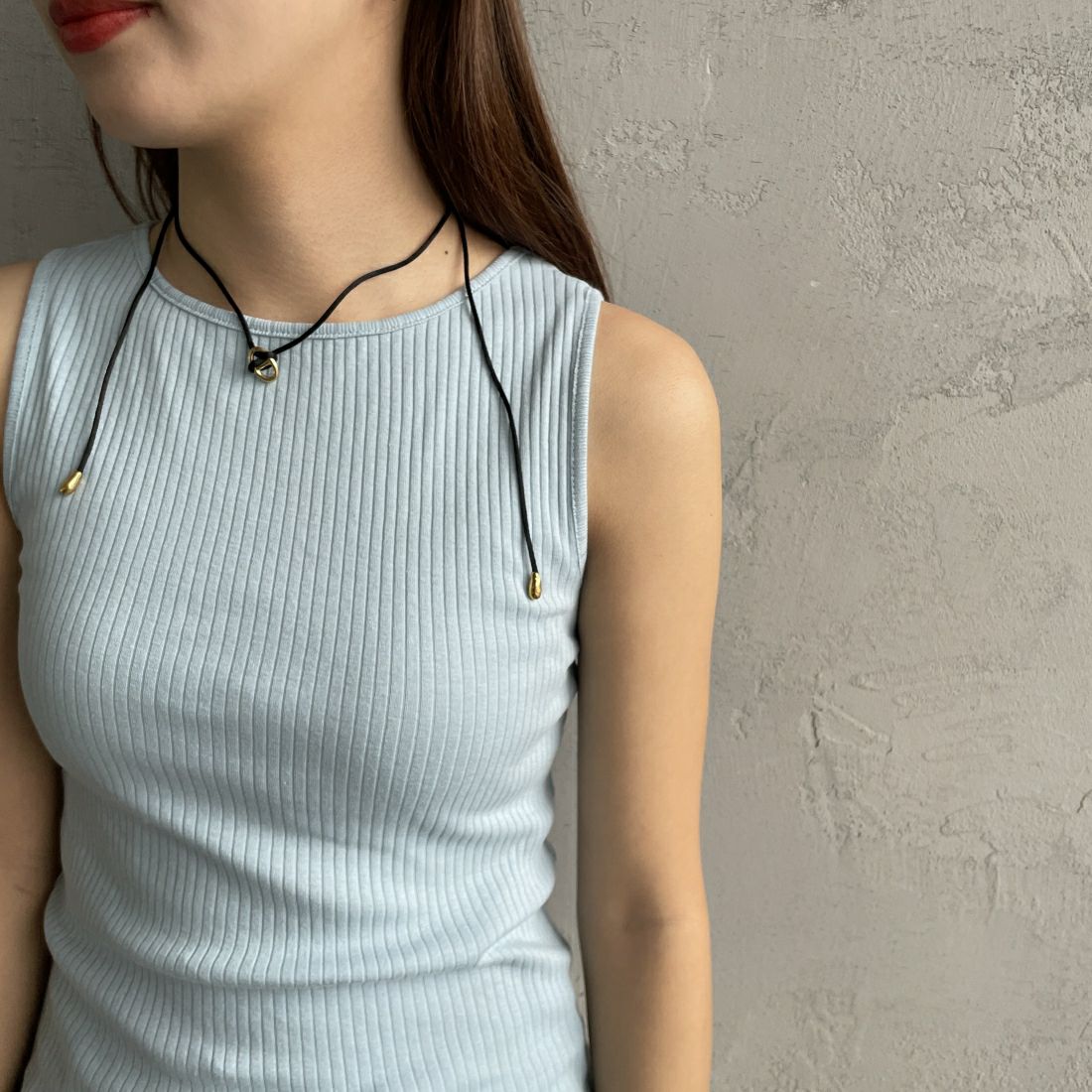 Noir Fabrik [ヌワールファブリック] ボートネック ノースリーブ リブTシャツ [JFS-C023] AQUA &&モデル身長：165cm 着用サイズ：0&&