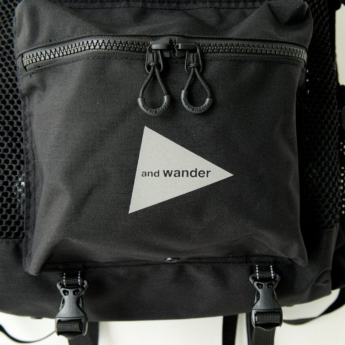 and wander [アンドワンダー] 3Dメッシュ バックパック [5744975223] BLACK
