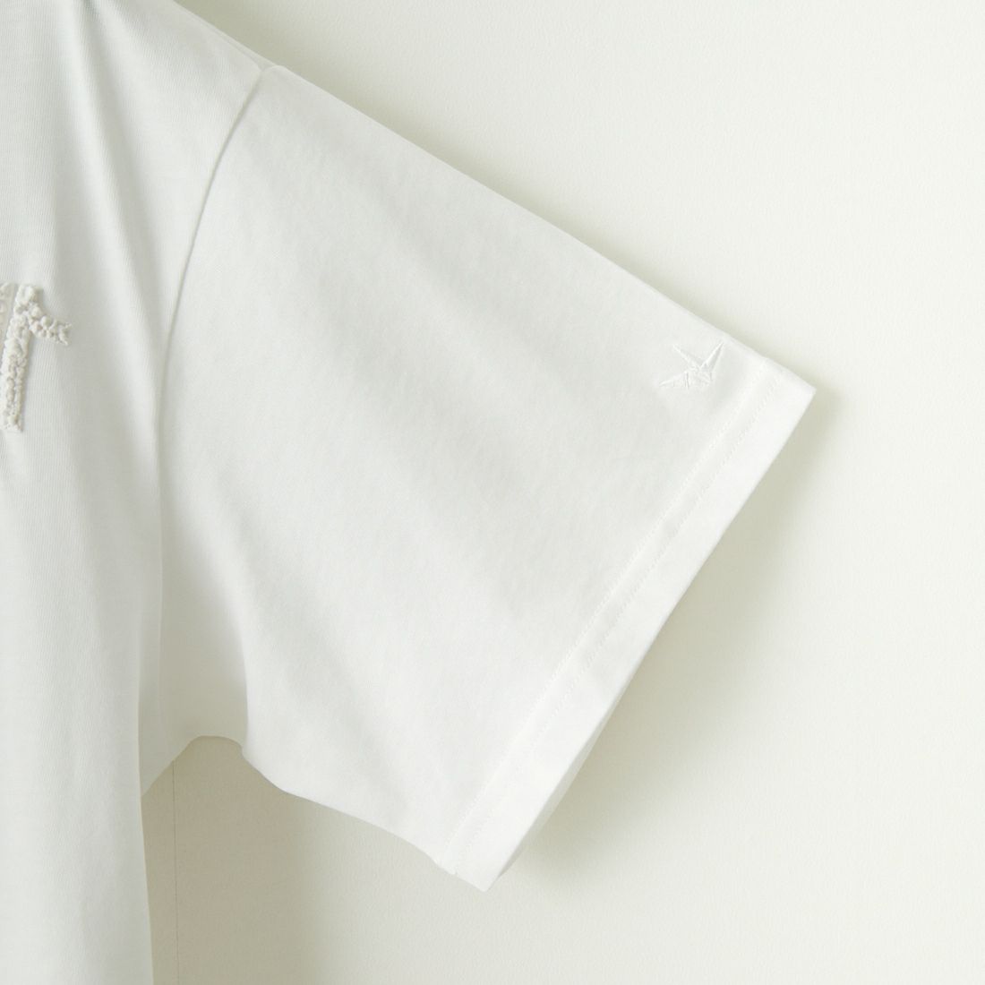 1PIU1UGUALE3 RELAX [ウノ ピゥ ウノ ウグァーレ トレ] シルケットワイドロゴTシャツ [UST-24031] SN10 WHITE