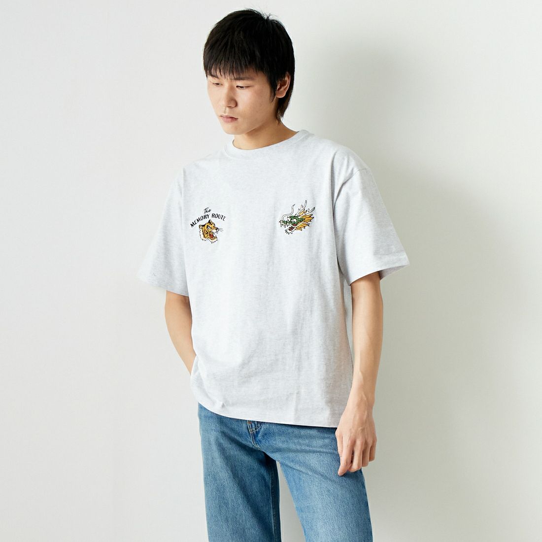 33Degrees [サーティスリーディグリーズ] 刺繍Tシャツ [TDR-242-021] 04 LGRﾏｯﾌﾟ &&モデル身長：182cm 着用サイズ：L&&